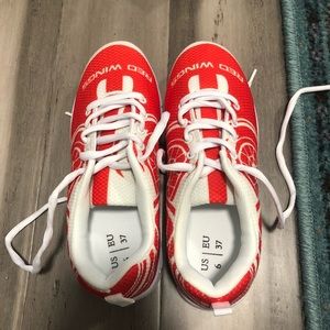 Red Wings tennis shoes